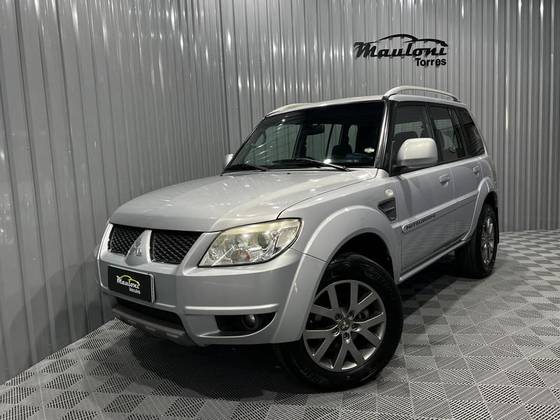MITSUBISHI PAJERO TR4 2.0 4X2 16V 140CV FLEX 4P MANUAL MITSUBISHI PAJERO TR4 2.0 4X2 16V 140CV FLEX 4P MANUAL
